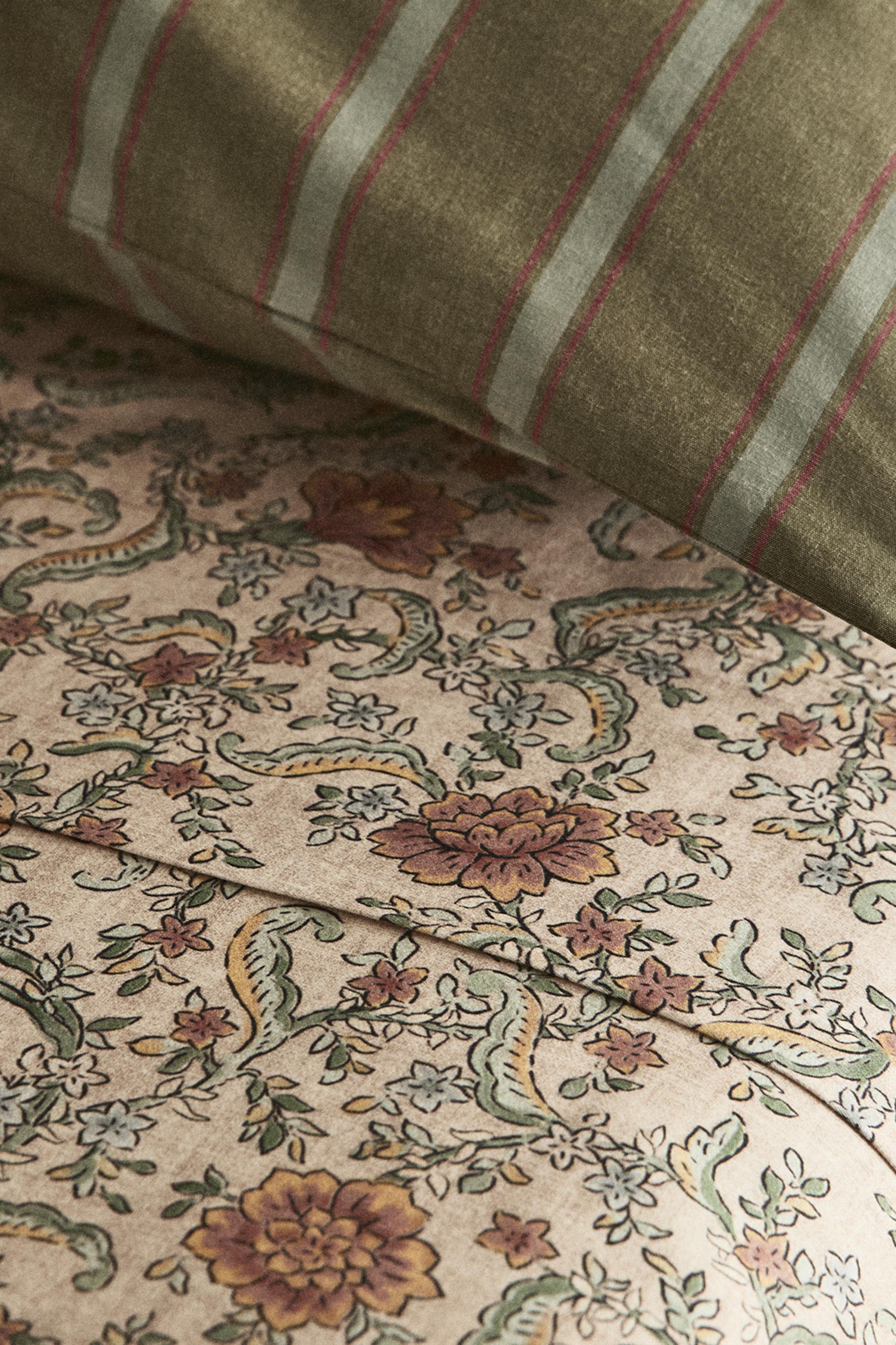 DRAP DE DESSUS SATIN FLEURS (300 FILS)